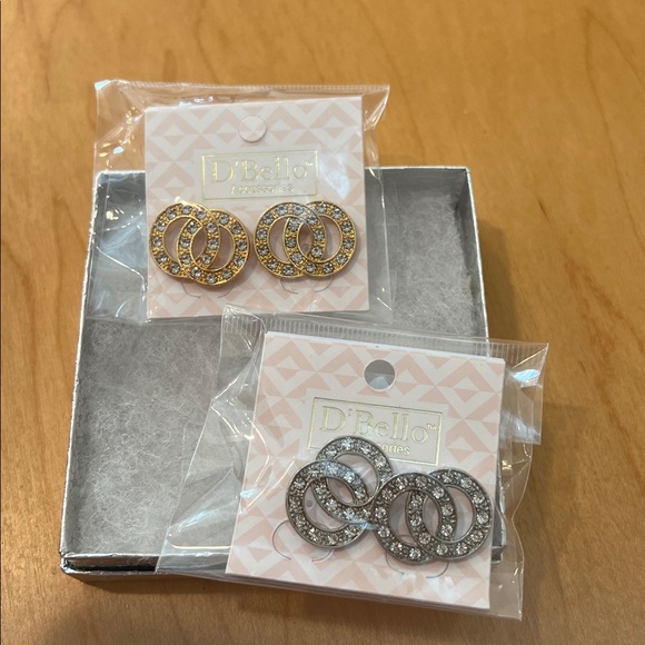 D’Bello Jewelry - NIB: Fashion Gold or Silver Circle Posts